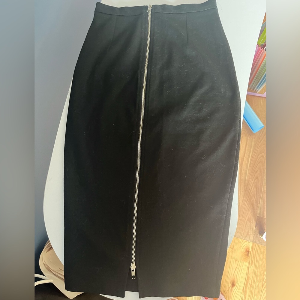 black pencil skirt